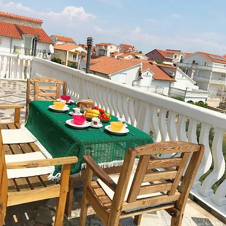 Dolmar * Vodice