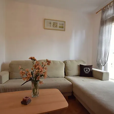 Apartment Dolmar *